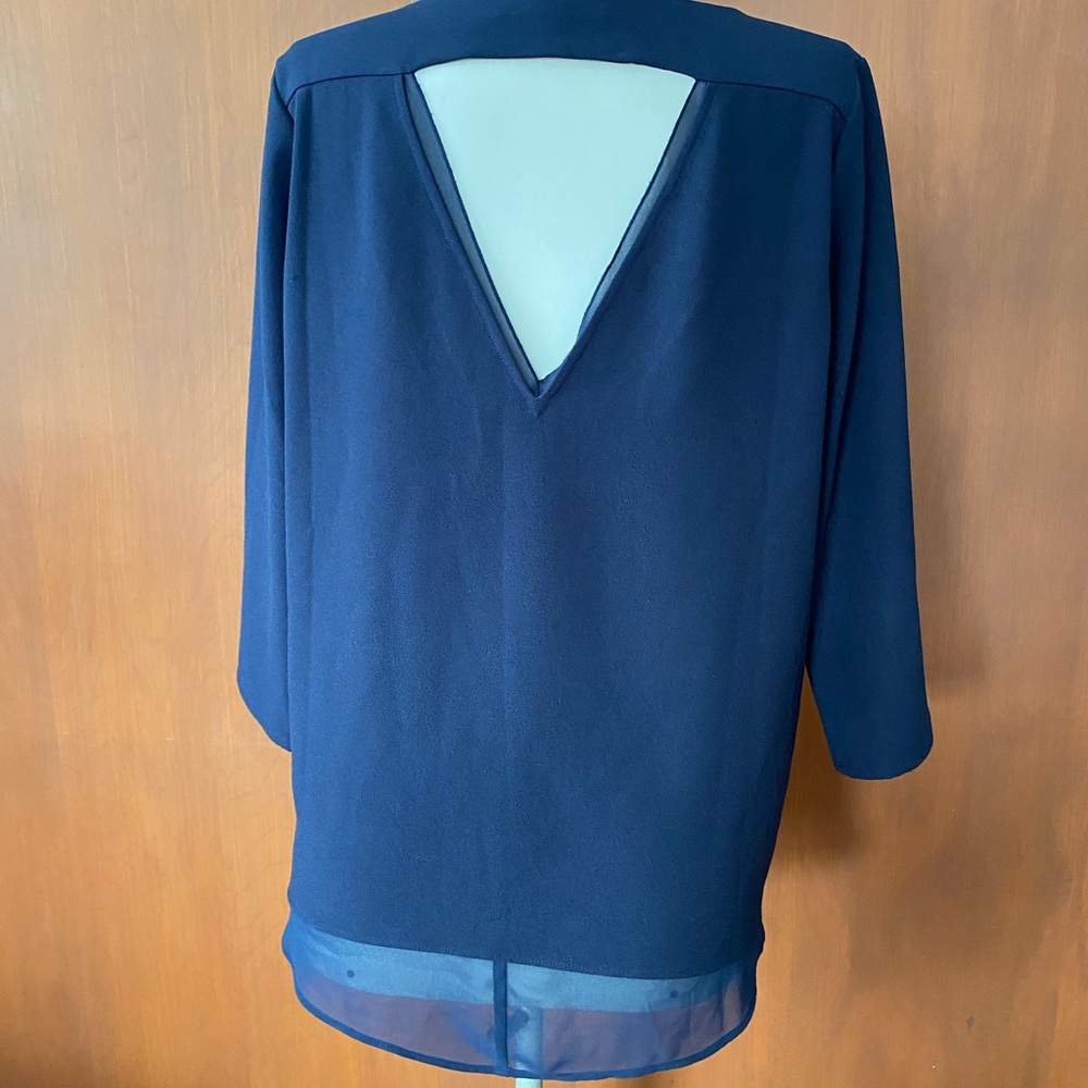 Blue c&e top - Picture 3 of 4